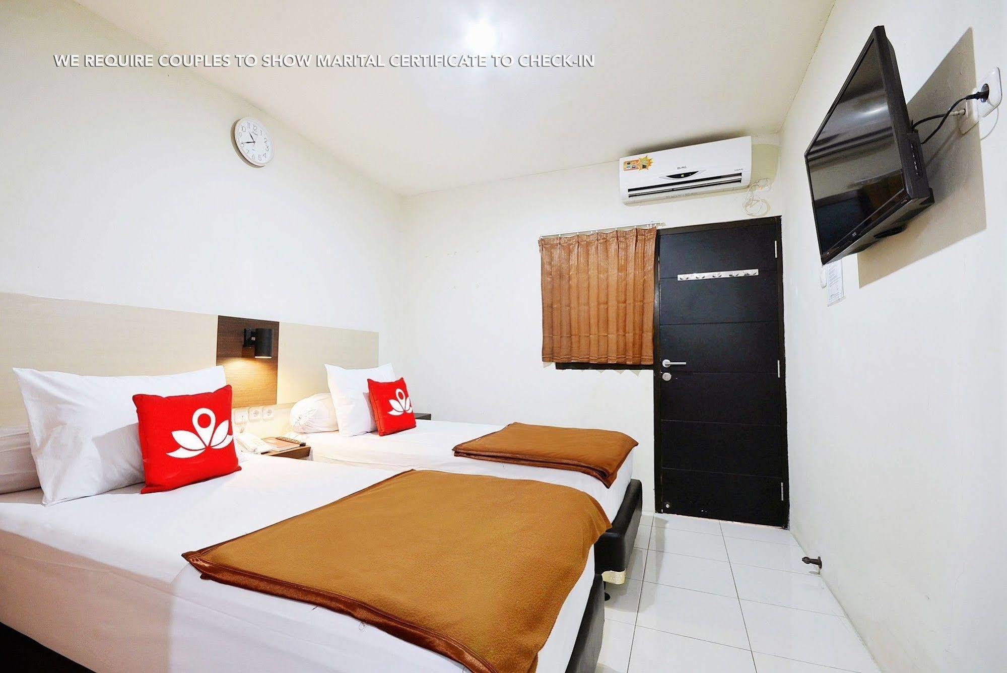 Zen Rooms Kuningan Syariah Jakarta Exterior foto