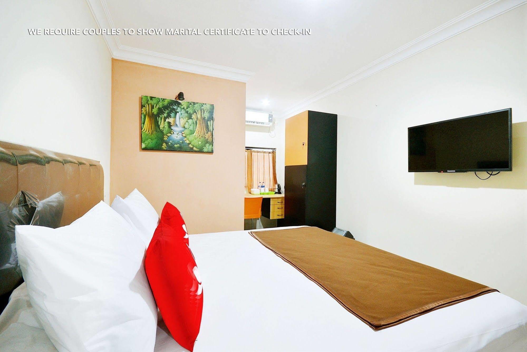 Zen Rooms Kuningan Syariah Jakarta Exterior foto