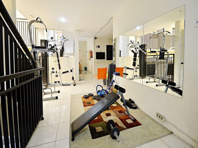 Zen Rooms Kuningan Syariah Jakarta Exterior foto